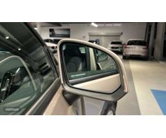 Volvo XC40 2.0 B3 CORE AUTO 163 5P de 2024 con 17.076 Km por 33.900 EUR. en Valencia