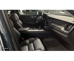 Volvo XC 60 2.0 T6 RECHARGE PLUS DARK AUTO 4WD 350 5P de 2024 con 31.566 Km por 47.900 EUR. en Valen