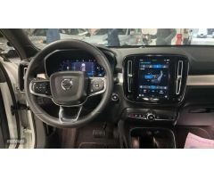 Volvo XC40 Core, B3 Mild Hybrid, Gasolina de 2024 con 24.800 Km por 33.900 EUR. en Valencia
