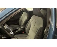 Volvo XC40 XC40 Core, B3 Mild Hybrid, Gasolina de 2024 con 27.100 Km por 33.900 EUR. en Valencia