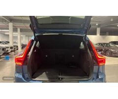 Volvo XC40 XC40 Core, B3 Mild Hybrid, Gasolina de 2024 con 27.100 Km por 33.900 EUR. en Valencia