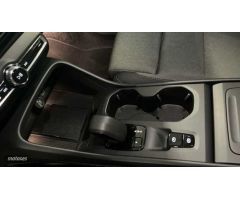 Volvo XC40 XC40 Core, B3 Mild Hybrid, Gasolina de 2024 con 27.100 Km por 33.900 EUR. en Valencia
