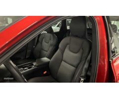 Volvo XC 60 2.0 B4 D PLUS DARK AUTO 197 5P de 2024 con 20.227 Km por 43.900 EUR. en Valencia