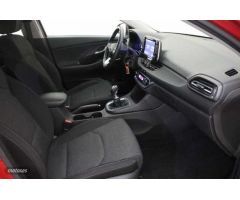 Hyundai i30 1.5 DPI Klass SLX 110 de 2022 con 32.827 Km por 15.800 EUR. en Girona