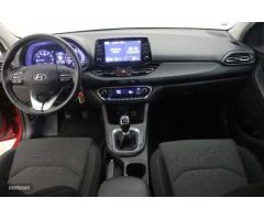 Hyundai i30 1.5 DPI Klass SLX 110 de 2022 con 32.827 Km por 15.800 EUR. en Girona