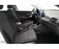 Hyundai i30 1.5 DPI Klass SLX 110 de 2022 con 16.760 Km por 15.800 EUR. en Girona
