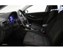 Hyundai i30 1.5 DPI Klass SLX 110 de 2022 con 16.760 Km por 15.800 EUR. en Girona