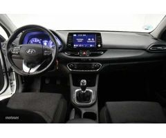 Hyundai i30 1.5 DPI Klass SLX 110 de 2022 con 16.760 Km por 15.800 EUR. en Girona