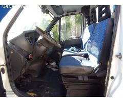 Iveco Daily 35C11 CON PLUMA Y BASCULANTE de 2005 con 215.000 Km por 16.000 EUR. en Murcia