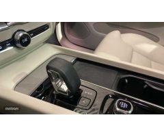 Volvo XC 60 XC60 Recharge Ultimate, T6 AWD Hibrido enchufable, Electrico/Gasolina, Dark de 2023 con