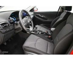 Hyundai i30 1.0 TGDI Klass 48V 100 de 2024 con 6.775 Km por 22.660 EUR. en Madrid