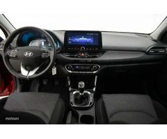 Hyundai i30 1.0 TGDI Klass 48V 100 de 2024 con 6.775 Km por 22.660 EUR. en Madrid
