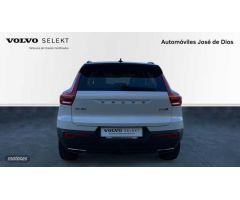 Volvo XC40 2.0 D4 R-DESIGN 4WD AUTO 190 5P de 2020 con 111.617 Km por 31.900 EUR. en Zamora