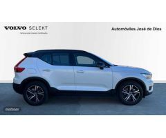 Volvo XC40 2.0 D4 R-DESIGN 4WD AUTO 190 5P de 2020 con 111.617 Km por 31.900 EUR. en Zamora