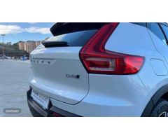Volvo XC40 2.0 D4 R-DESIGN 4WD AUTO 190 5P de 2020 con 111.617 Km por 31.900 EUR. en Zamora