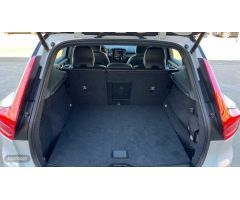 Volvo XC40 2.0 D4 R-DESIGN 4WD AUTO 190 5P de 2020 con 111.617 Km por 31.900 EUR. en Zamora