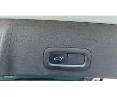 Volvo XC40 2.0 D4 R-DESIGN 4WD AUTO 190 5P de 2020 con 111.617 Km por 31.900 EUR. en Zamora
