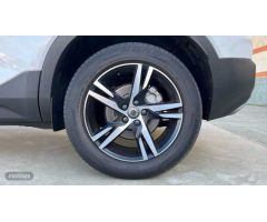 Volvo XC40 2.0 D4 R-DESIGN 4WD AUTO 190 5P de 2020 con 111.617 Km por 31.900 EUR. en Zamora