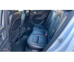 Volvo XC40 2.0 D4 R-DESIGN 4WD AUTO 190 5P de 2020 con 111.617 Km por 31.900 EUR. en Zamora