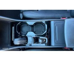 Volvo XC40 2.0 D4 R-DESIGN 4WD AUTO 190 5P de 2020 con 111.617 Km por 31.900 EUR. en Zamora