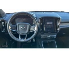 Volvo XC40 2.0 D4 R-DESIGN 4WD AUTO 190 5P de 2020 con 111.617 Km por 31.900 EUR. en Zamora