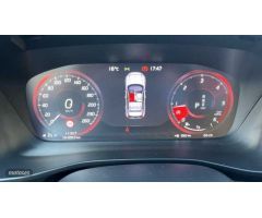 Volvo XC40 2.0 D4 R-DESIGN 4WD AUTO 190 5P de 2020 con 111.617 Km por 31.900 EUR. en Zamora