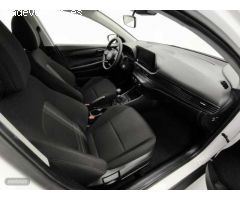 Hyundai Bayon 1.2 MPI Klass de 2024 con 11.068 Km por 16.900 EUR. en Barcelona