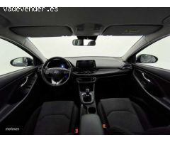 Hyundai i30 1.5 DPI Klass SLX 110 de 2024 con 9.381 Km por 18.200 EUR. en Barcelona