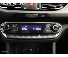 Hyundai i30 1.5 DPI Klass SLX 110 de 2024 con 9.381 Km por 18.200 EUR. en Barcelona