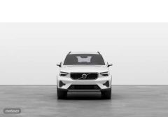 Volvo XC40 2.0 B3 ESSENTIAL AUTO 163 5P de 2025 con 52 Km por 36.850 EUR. en Cadiz