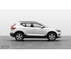 Volvo XC40 2.0 B3 ESSENTIAL AUTO 163 5P de 2025 con 52 Km por 36.850 EUR. en Cadiz