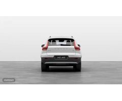 Volvo XC40 2.0 B3 ESSENTIAL AUTO 163 5P de 2025 con 52 Km por 36.850 EUR. en Cadiz