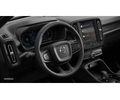 Volvo XC40 2.0 B3 ESSENTIAL AUTO 163 5P de 2025 con 52 Km por 36.850 EUR. en Cadiz