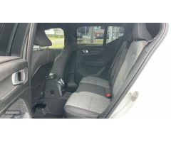 Volvo XC40 1.5 T4 PHEV RECHARGE CORE DCT 5P de 2023 con 10.648 Km por 34.900 EUR. en Vizcaya