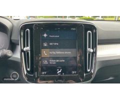 Volvo XC40 1.5 T4 PHEV RECHARGE CORE DCT 5P de 2023 con 10.648 Km por 34.900 EUR. en Vizcaya