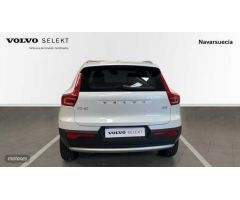 Volvo XC40 Core, B3 Mild Hybrid, Gasolina de 2024 con 30.400 Km por 32.650 EUR. en Navarra