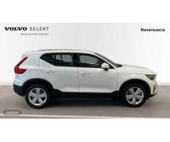 Volvo XC40 Core, B3 Mild Hybrid, Gasolina de 2024 con 30.400 Km por 32.650 EUR. en Navarra