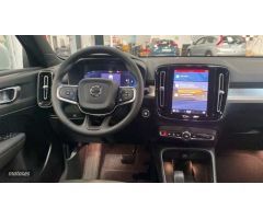 Volvo XC40 Core, B3 Mild Hybrid, Gasolina de 2024 con 30.400 Km por 32.650 EUR. en Navarra
