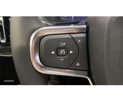 Volvo XC40 Core, B3 Mild Hybrid, Gasolina de 2024 con 30.400 Km por 32.650 EUR. en Navarra