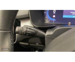 Volvo XC40 Core, B3 Mild Hybrid, Gasolina de 2024 con 30.400 Km por 32.650 EUR. en Navarra