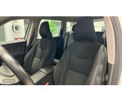 Volvo XC 60 2.0 D3 KINETIC AUTO 150 CV de 2016 con 288.700 Km por 13.500 EUR. en A Coruna