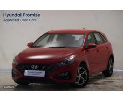 Hyundai i30 1.0 TGDI Klass LR 48V 120 de 2024 con 13.538 Km por 21.990 EUR. en Pontevedra