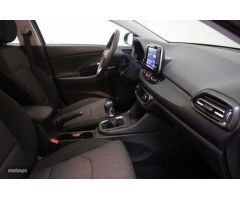 Hyundai i30 1.0 TGDI Klass LR 48V 120 de 2024 con 13.538 Km por 21.990 EUR. en Pontevedra
