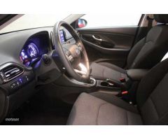 Hyundai i30 1.0 TGDI Klass LR 48V 120 de 2024 con 13.538 Km por 21.990 EUR. en Pontevedra