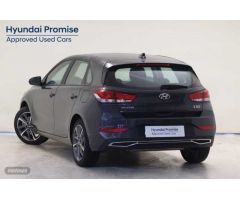 Hyundai i30 1.5 DPI Klass SLX 110 de 2024 con 6.557 Km por 20.990 EUR. en Pontevedra