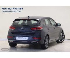 Hyundai i30 1.5 DPI Klass SLX 110 de 2024 con 6.557 Km por 20.990 EUR. en Pontevedra