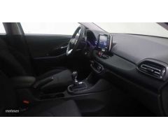 Hyundai i30 1.5 DPI Klass SLX 110 de 2024 con 6.557 Km por 20.990 EUR. en Pontevedra