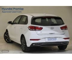 Hyundai i30 1.5 DPI Klass SLX 110 de 2024 con 9.731 Km por 20.990 EUR. en Pontevedra