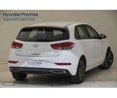 Hyundai i30 1.5 DPI Klass SLX 110 de 2024 con 9.731 Km por 20.990 EUR. en Pontevedra