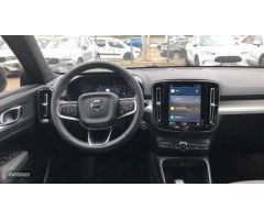 Volvo XC40 XC40 Core, B3, Gasolina de 2023 con 54.092 Km por 30.995 EUR. en Valladolid